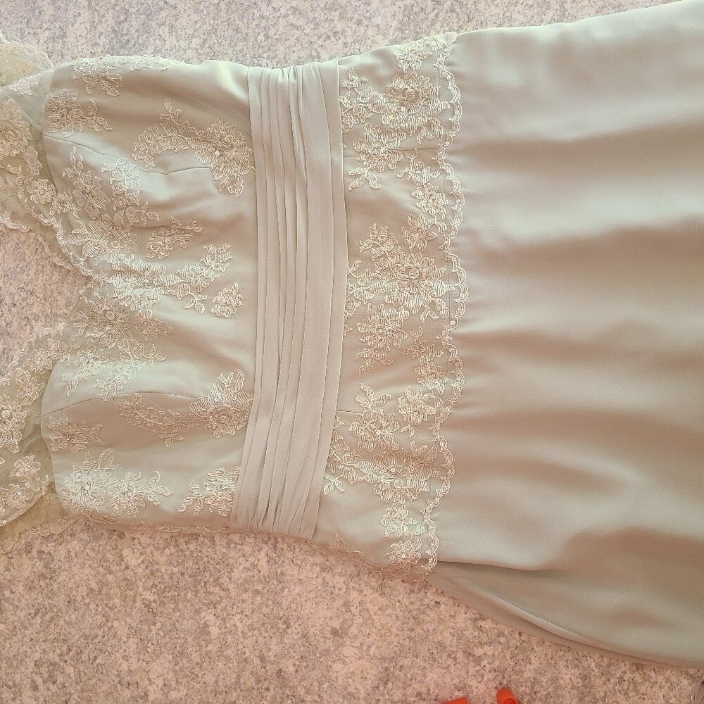 Woman's Dress